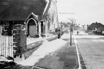 Minster Rd, Cardiff, South Wales, UK. Street scene with snow during the severe winter 1975-76. The church on left is currently Parkminster United Reformed Church, 10 Minster Rd.